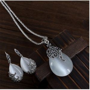 Vintage Water Drop Pendant Necklaces Earrings Set